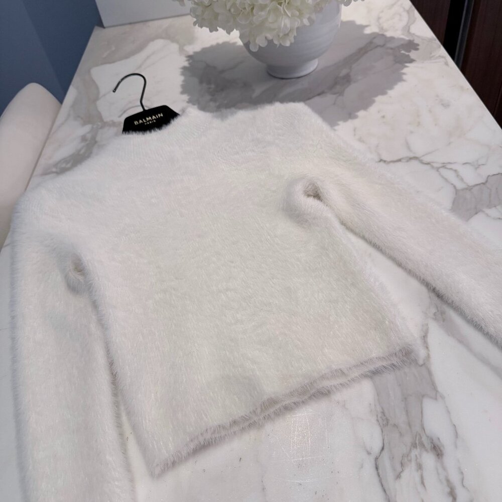 Aritzia- Babaton Kuma Fluffy White Sweater - Picture 10 of 10